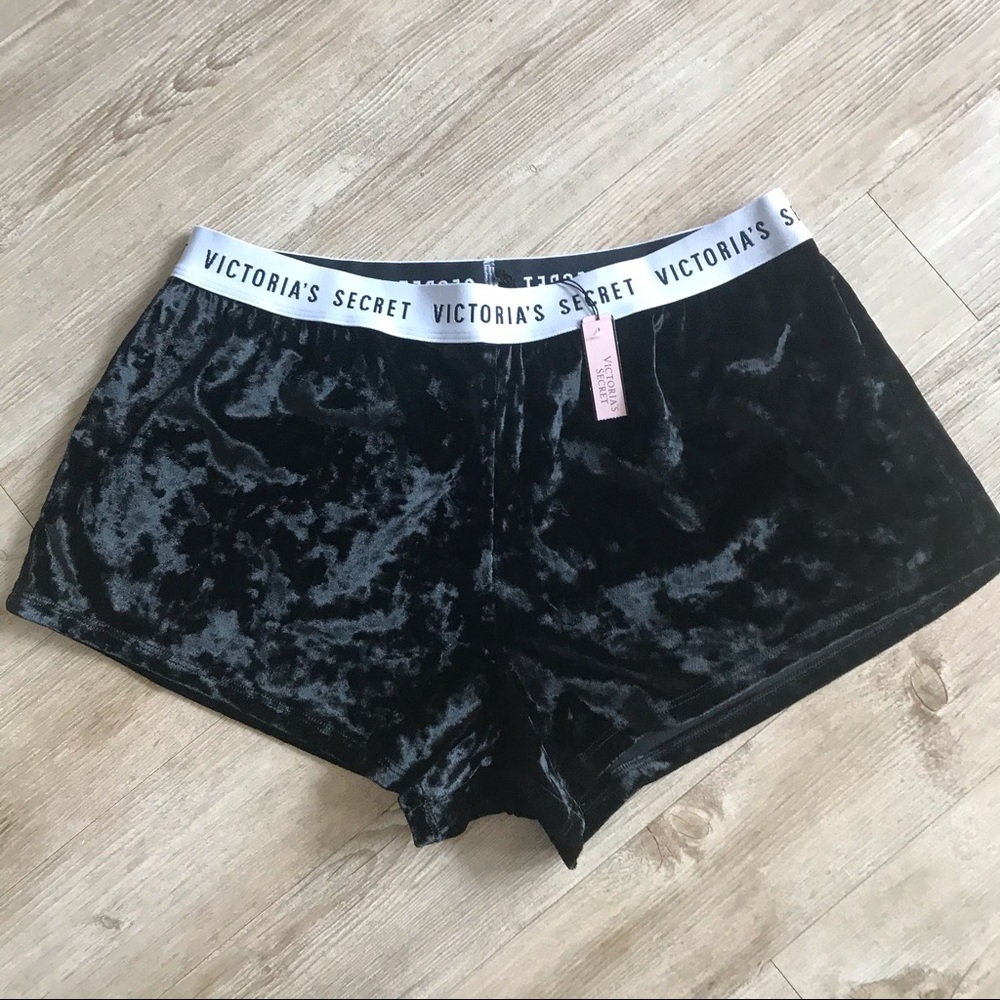NWT Victoria’s Secret Velvet Velour Shorts Pajamas PJs, Women’s Size S, Black
